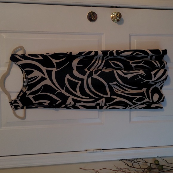 Lily Dress - Picture 1 of 4